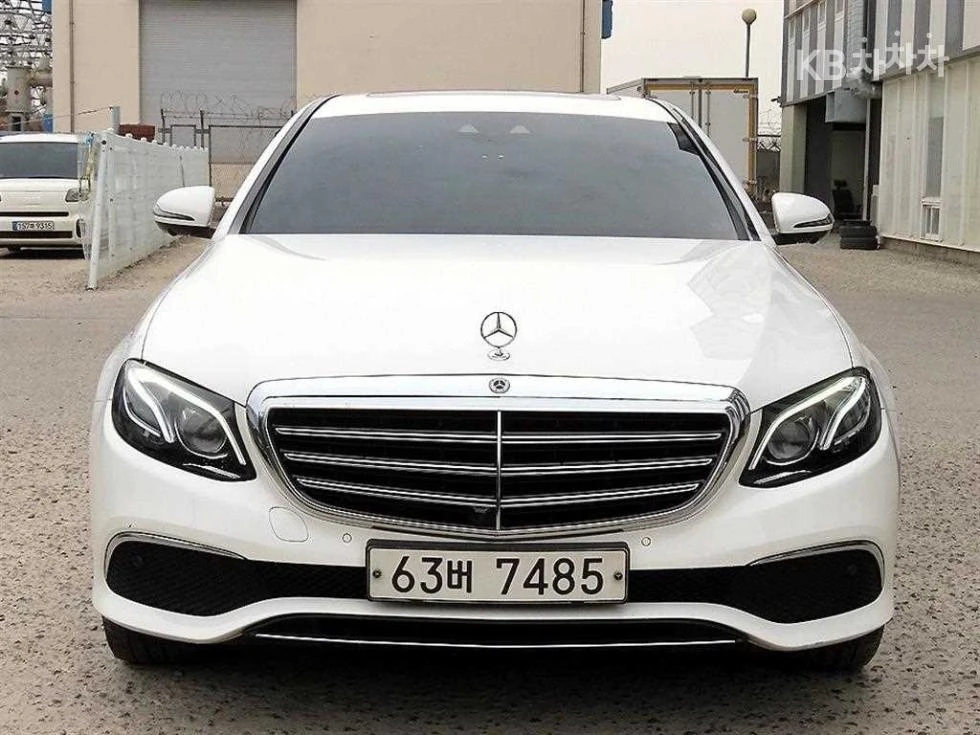 Mercedes-Benz E 300 4MATIC* BURMASTER* EKSTROV!!!, снимка 2 - Автомобили и джипове - 54970235