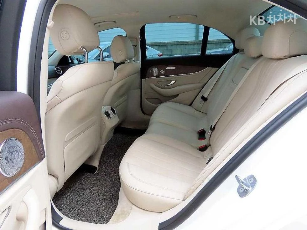 Mercedes-Benz E 300 4MATIC* BURMASTER* EKSTROV!!!, снимка 6 - Автомобили и джипове - 54970235