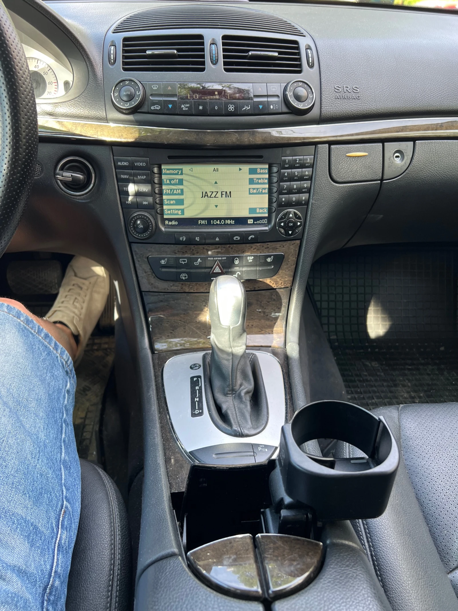Mercedes-Benz E 240 4matic ГАЗ, снимка 4 - Автомобили и джипове - 55037935
