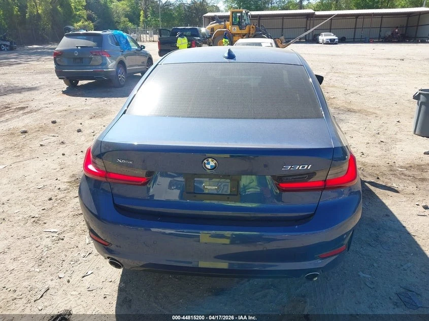 BMW 330 * 360* Ambient Light* Head-up* ПОДГРЕВ* LASER* , снимка 6 - Автомобили и джипове - 55058440
