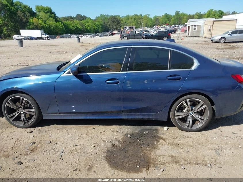 BMW 330 * 360* Ambient Light* Head-up* ПОДГРЕВ* LASER* , снимка 4 - Автомобили и джипове - 55058440