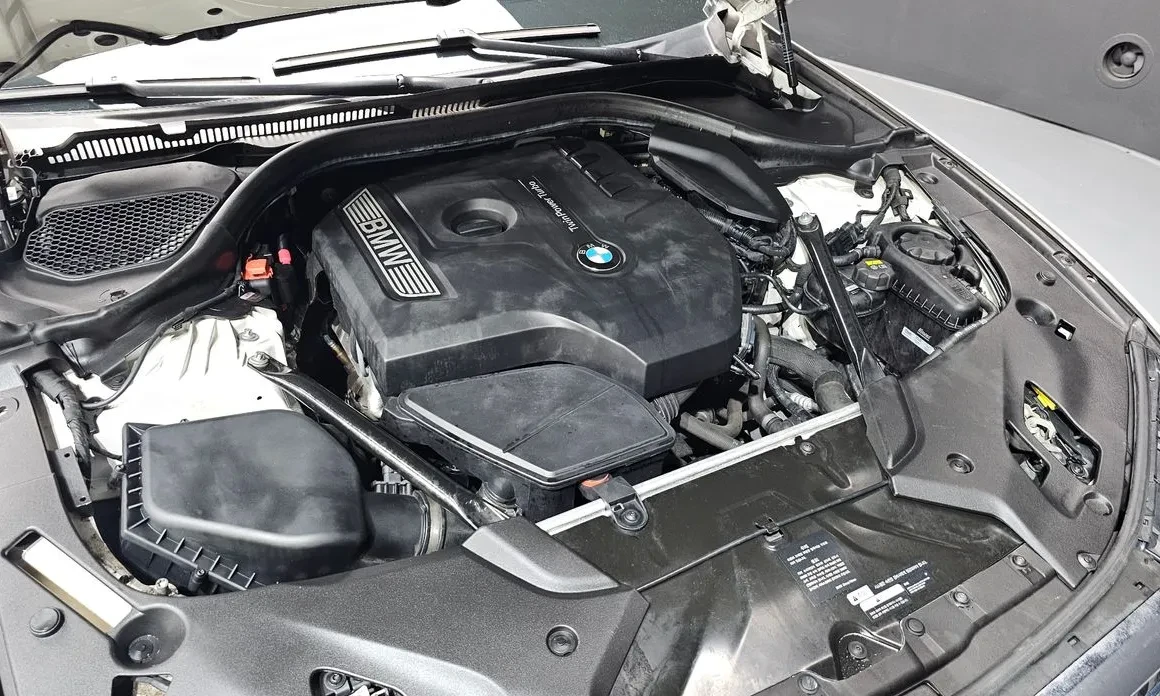 BMW 530 XDRIVE HEAD UP/360#PANO# #УНИКАТ# !FULL!, снимка 5 - Автомобили и джипове - 55187346