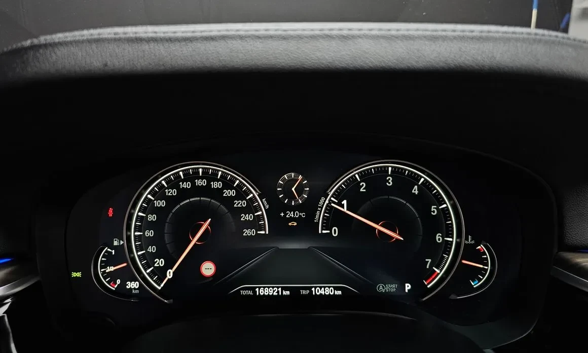 BMW 530 XDRIVE HEAD UP/360#PANO# #УНИКАТ# !FULL!, снимка 7 - Автомобили и джипове - 55187346
