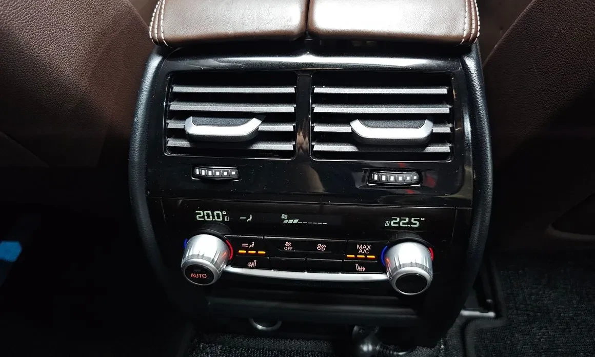 BMW 530 XDRIVE HEAD UP/360#PANO# #УНИКАТ# !FULL!, снимка 14 - Автомобили и джипове - 55187346