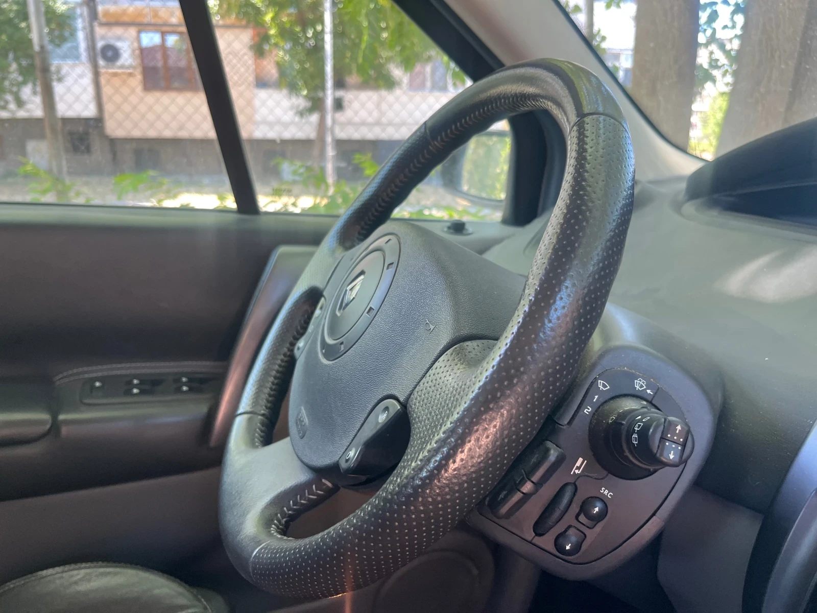 Renault Scenic 2.0i AVTOMAT KLIMATIK, снимка 17 - Автомобили и джипове - 55938135
