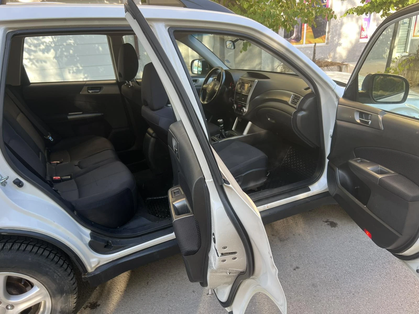 Subaru Forester София, 6 Скорости, снимка 15 - Автомобили и джипове - 56062135