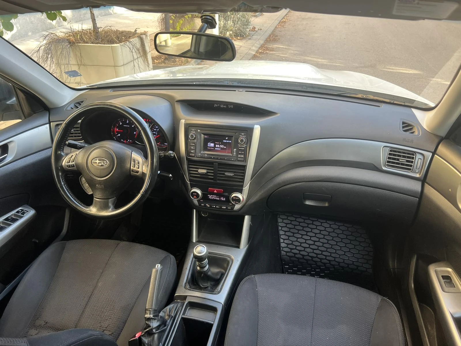Subaru Forester София, 6 Скорости, снимка 10 - Автомобили и джипове - 56062135