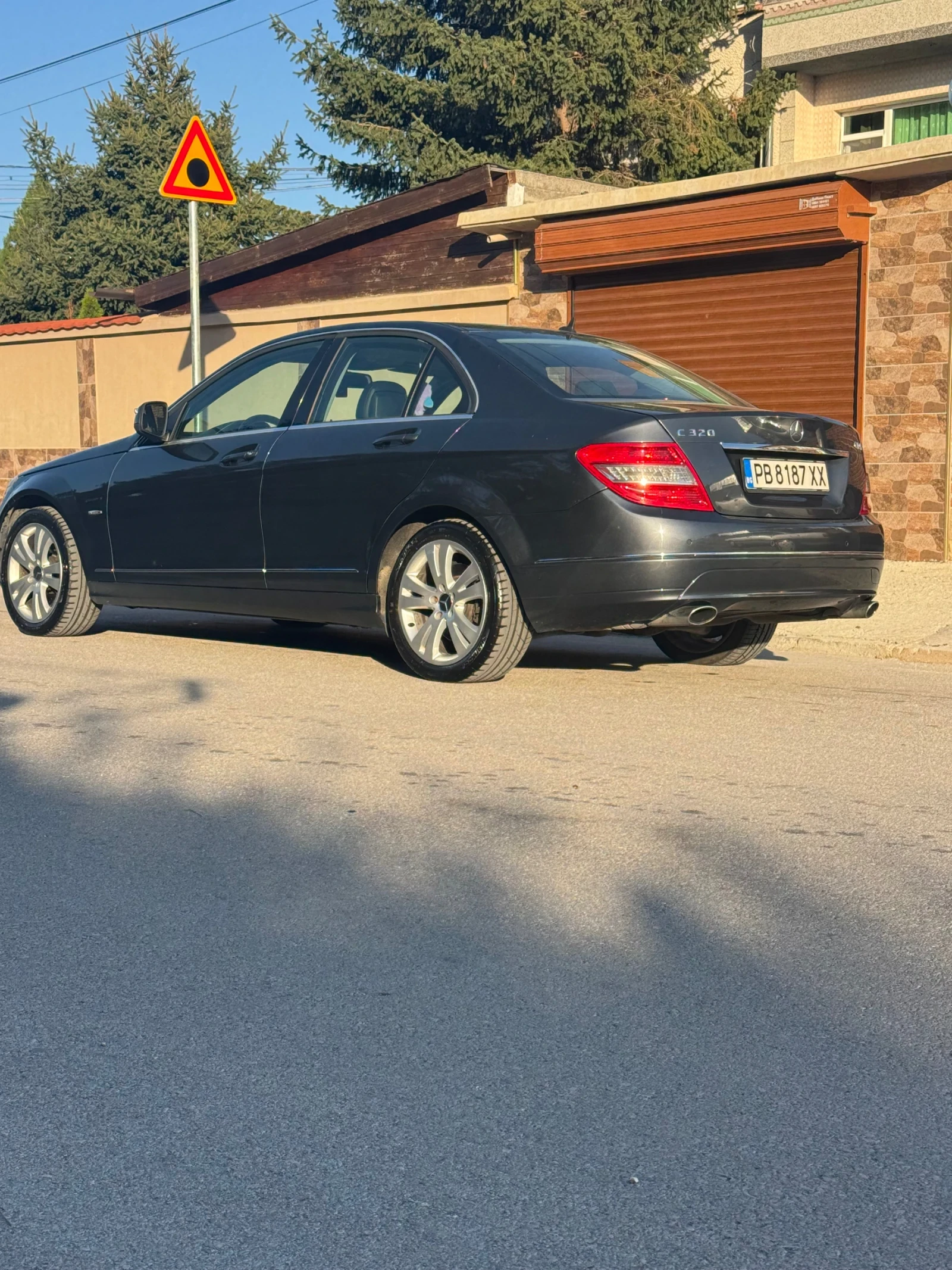 Mercedes-Benz C 320 Avangarde, снимка 5 - Автомобили и джипове - 56297291
