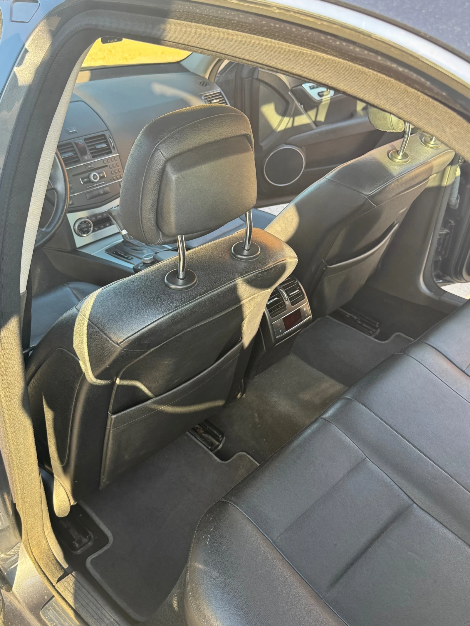 Mercedes-Benz C 320 Avangarde, снимка 8 - Автомобили и джипове - 56297291