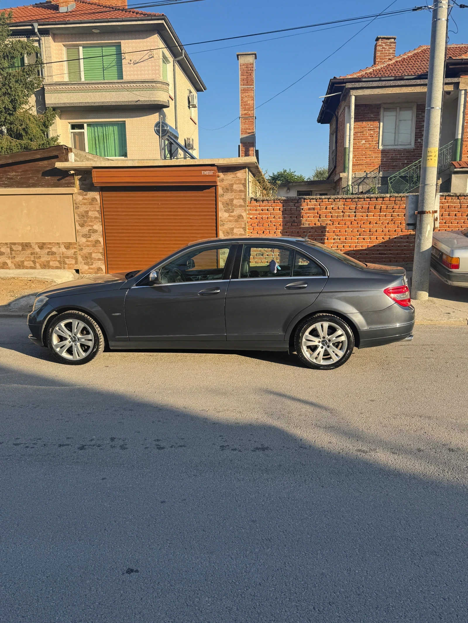 Mercedes-Benz C 320 Avangarde, снимка 6 - Автомобили и джипове - 56297291