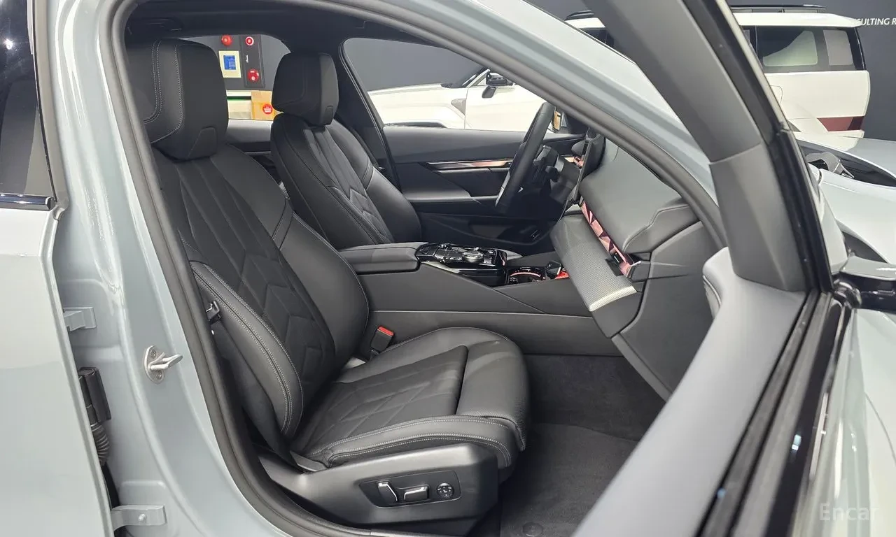 BMW 520 М Sport | ХИБРИД, снимка 12 - Автомобили и джипове - 56562939