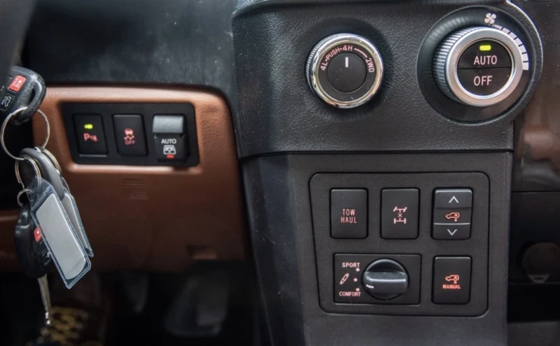 Toyota Sequoia PLATINUM * * JBL * * ОБДУХВАНЕ * * CARFAX * * , снимка 11 - Автомобили и джипове - 53194992