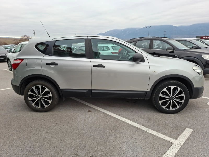 Nissan Qashqai 1.6 бензин-газ, снимка 7 - Автомобили и джипове - 53209727