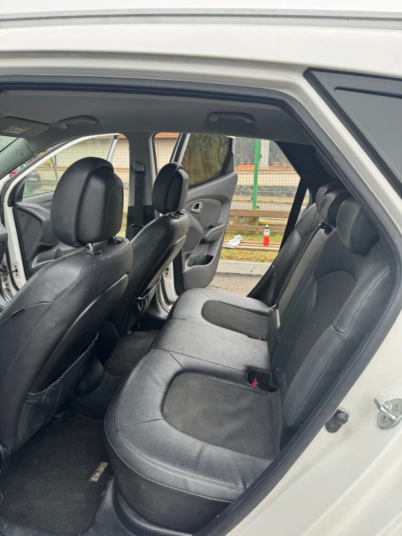 Hyundai IX35 1.7CRDi Facelift Кожа !РЕГИСТРИРАН!, снимка 12 - Автомобили и джипове - 53212299