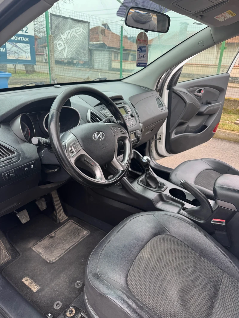 Hyundai IX35 1.7CRDi Facelift Кожа !РЕГИСТРИРАН!, снимка 9 - Автомобили и джипове - 53212299