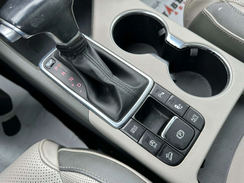 Kia Sportage 1.7 CDRi Premium, снимка 11 - Автомобили и джипове - 53550848