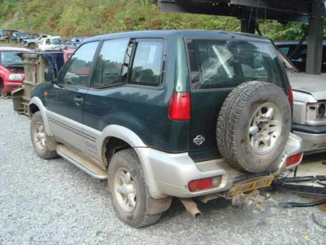 Nissan Terrano 2.7TDi, снимка 2 - Автомобили и джипове - 46834277