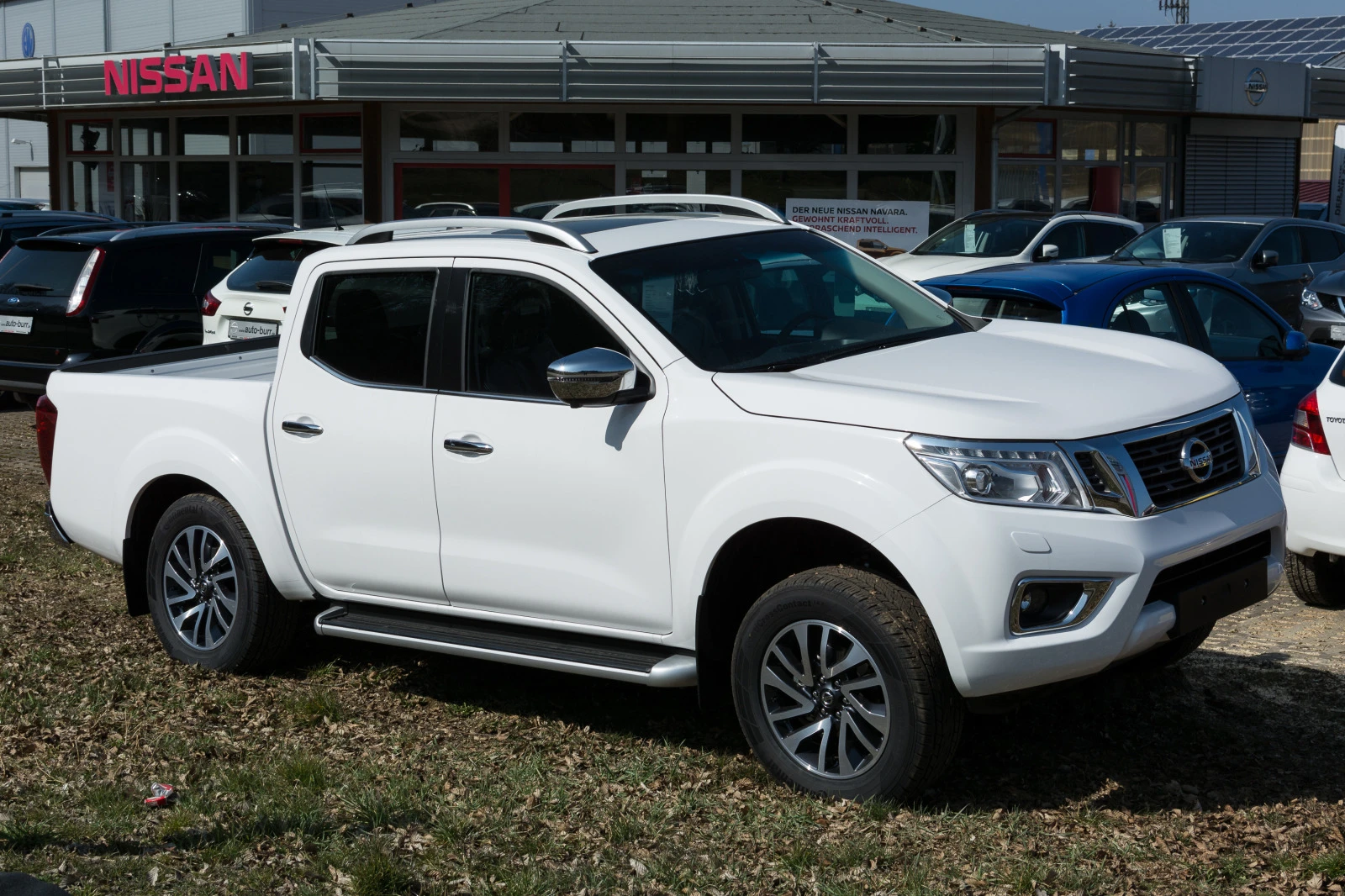 Nissan Navara Дизел и бензин, снимка 1