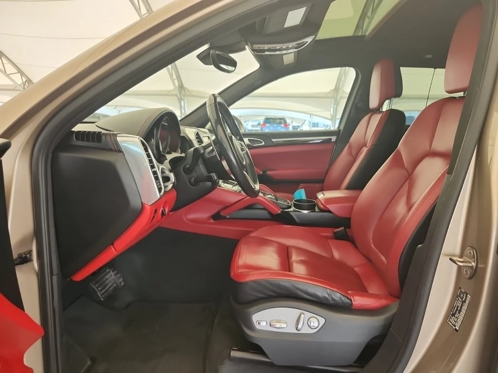 Porsche Cayenne * AWD 4DR * CARFAX *  - изображение 7