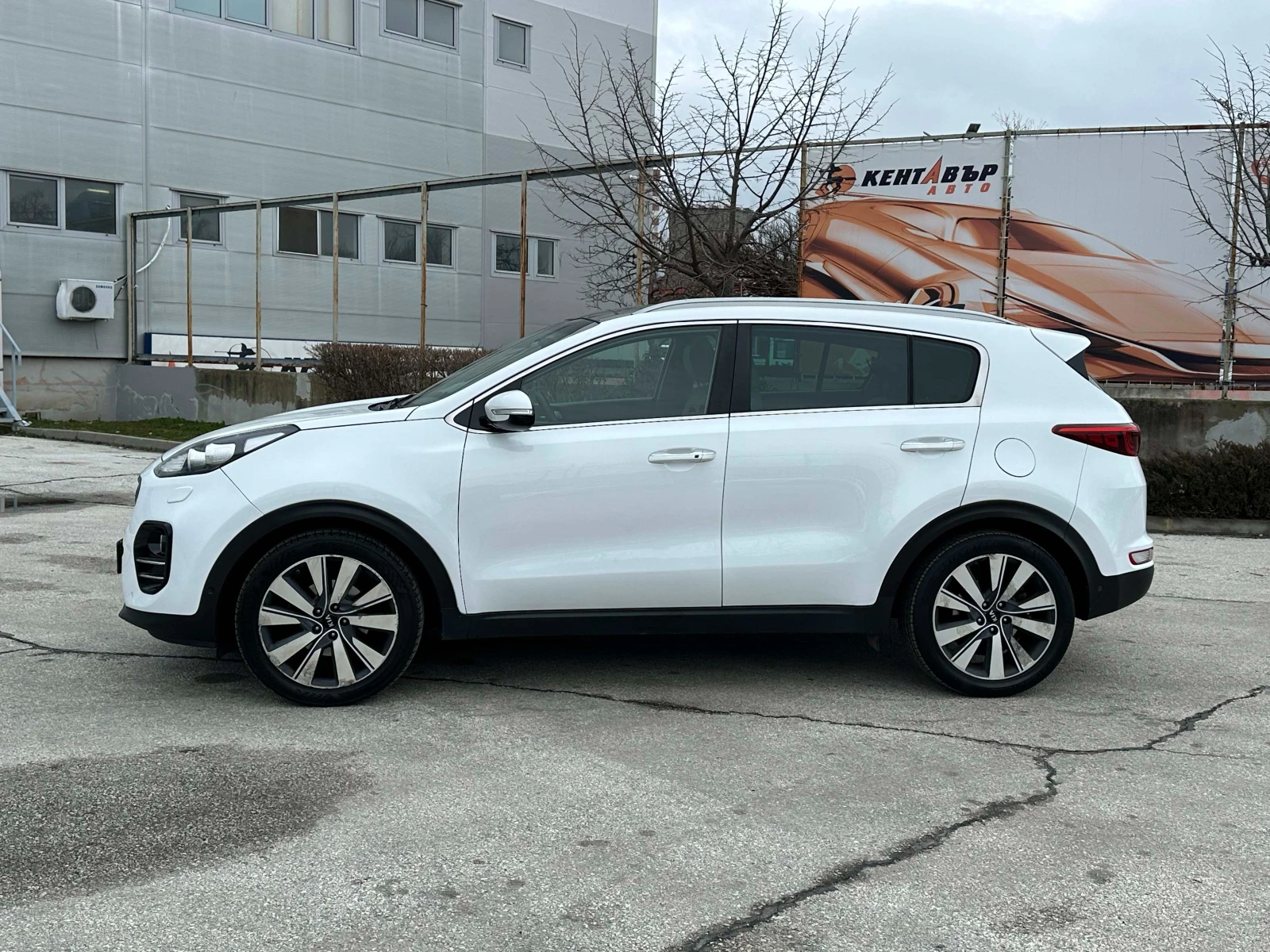 Kia Sportage 1.7 CDRi Premium - изображение 2