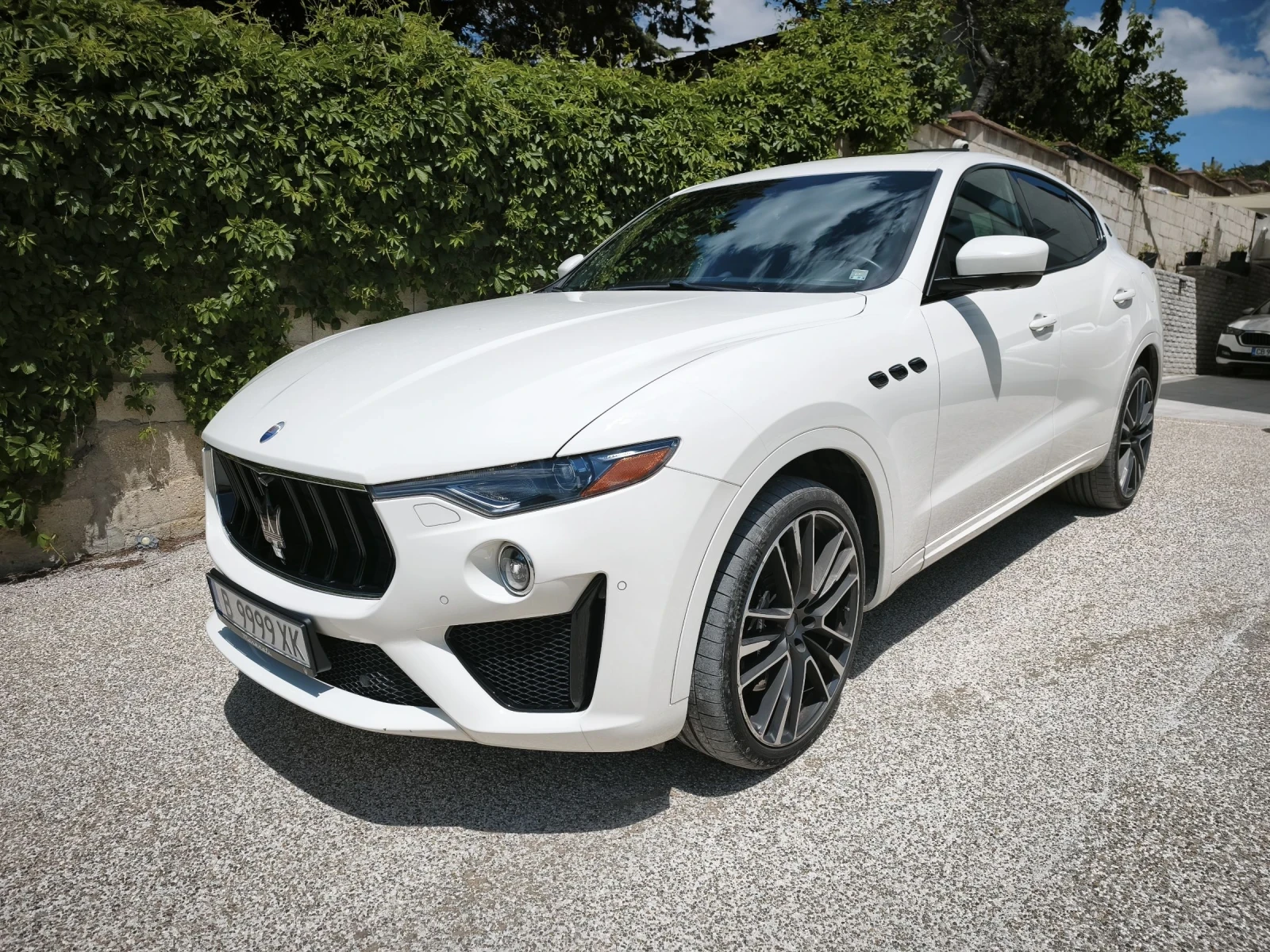 Maserati Levante V8 GTS 550hp Trofeo FULL MAX, снимка 3 - Автомобили и джипове - 54670752