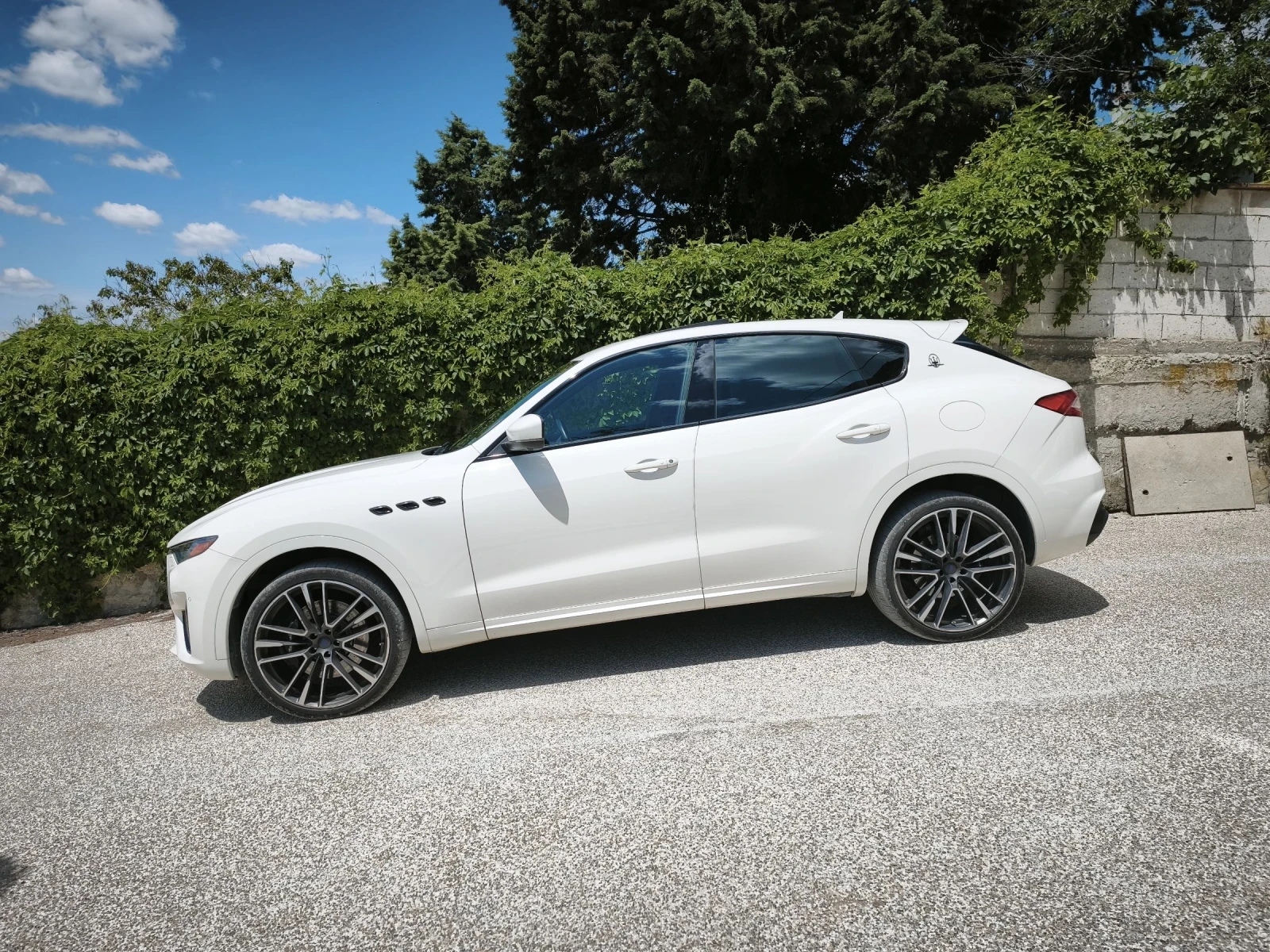 Maserati Levante V8 GTS 550hp Trofeo FULL MAX, снимка 4 - Автомобили и джипове - 54670752