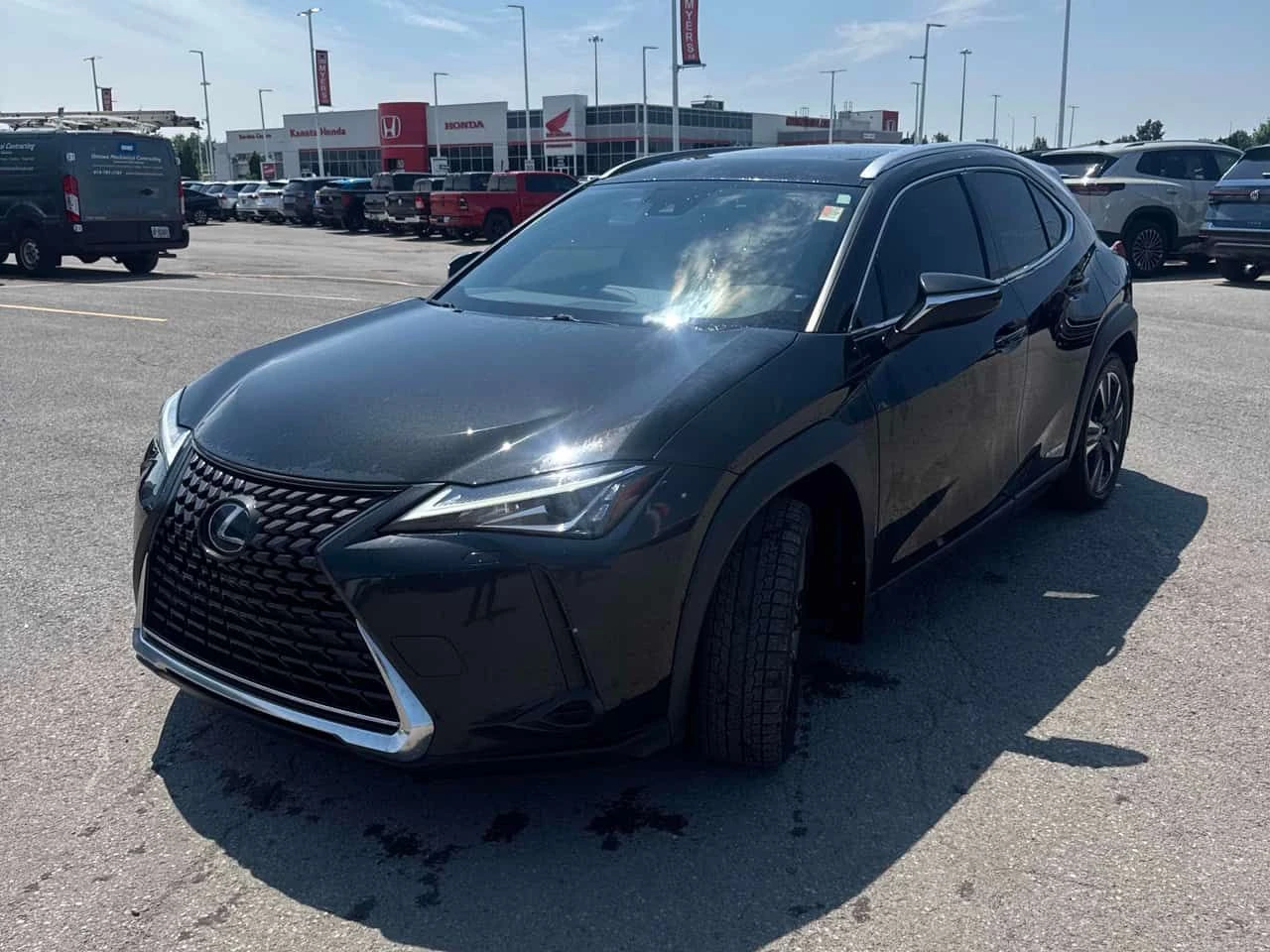 Lexus UX 250h  * CARFAX * ОПЦИЯ ЗА ФИНАНСИРАНЕ 