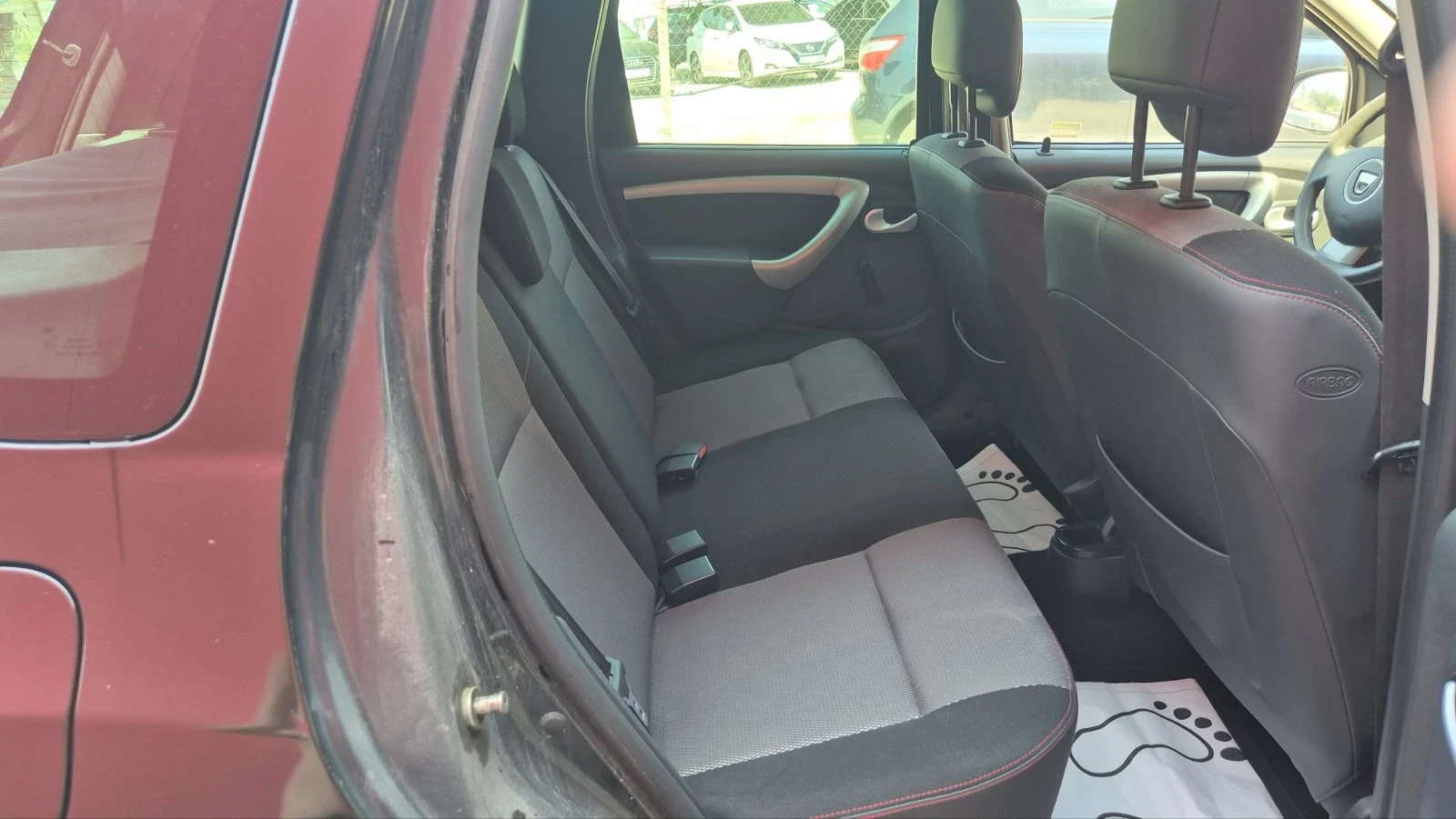 Dacia Duster 1.6i 105 газ/бензин, снимка 12 - Автомобили и джипове - 55353263