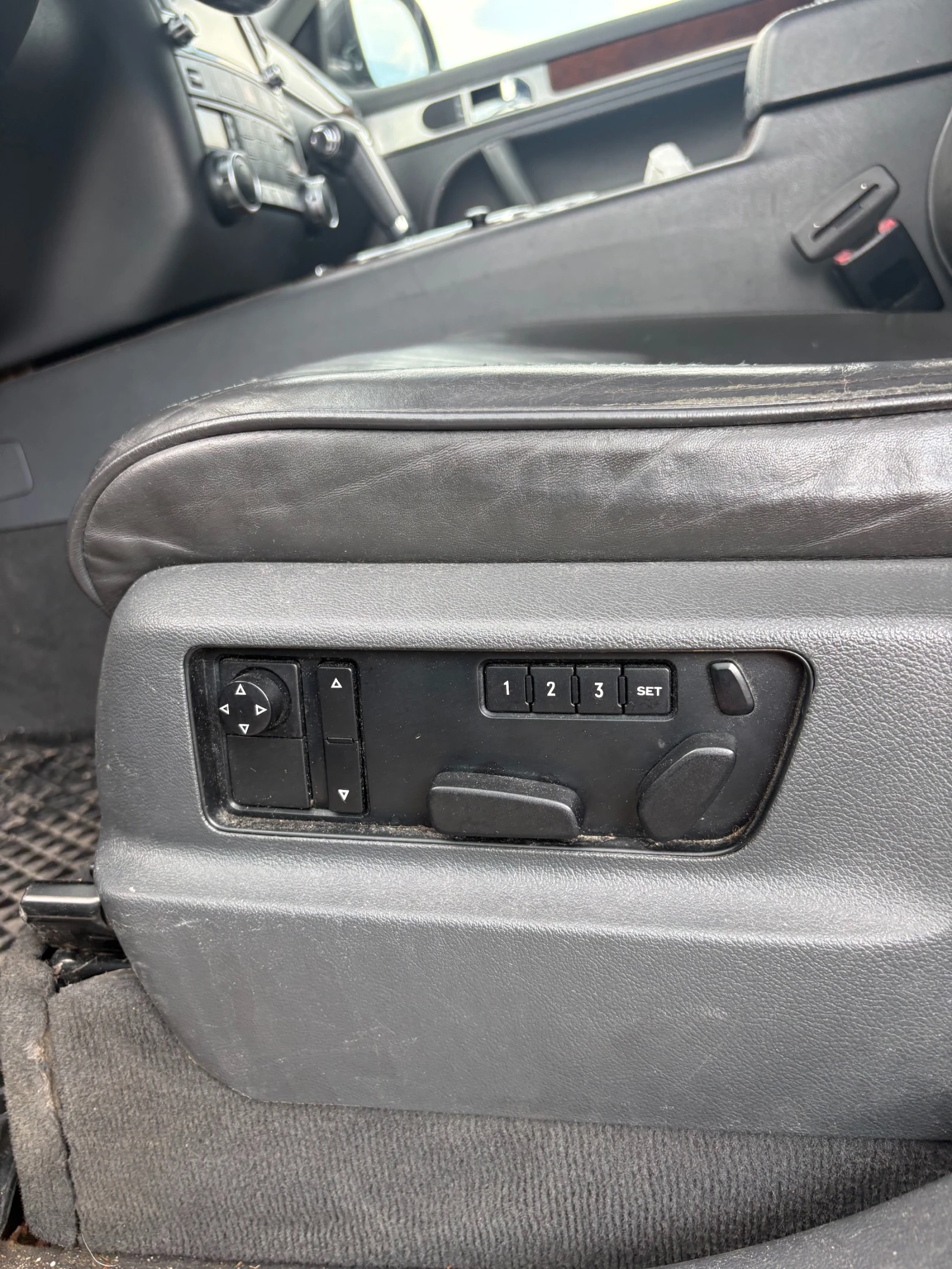 VW Touareg 4.2 FULL Панорама Подгрев, снимка 13 - Автомобили и джипове - 55618947