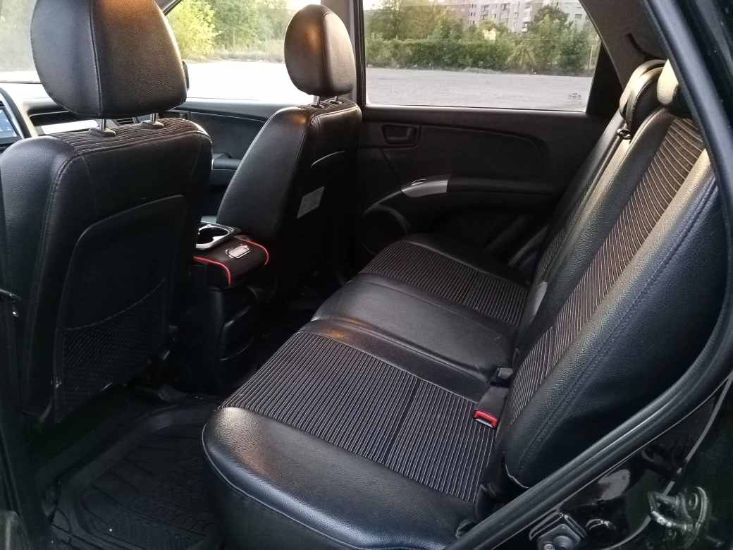 Kia Sportage 2.0 CRDI 4х4 NAVI, снимка 10 - Автомобили и джипове - 56077712