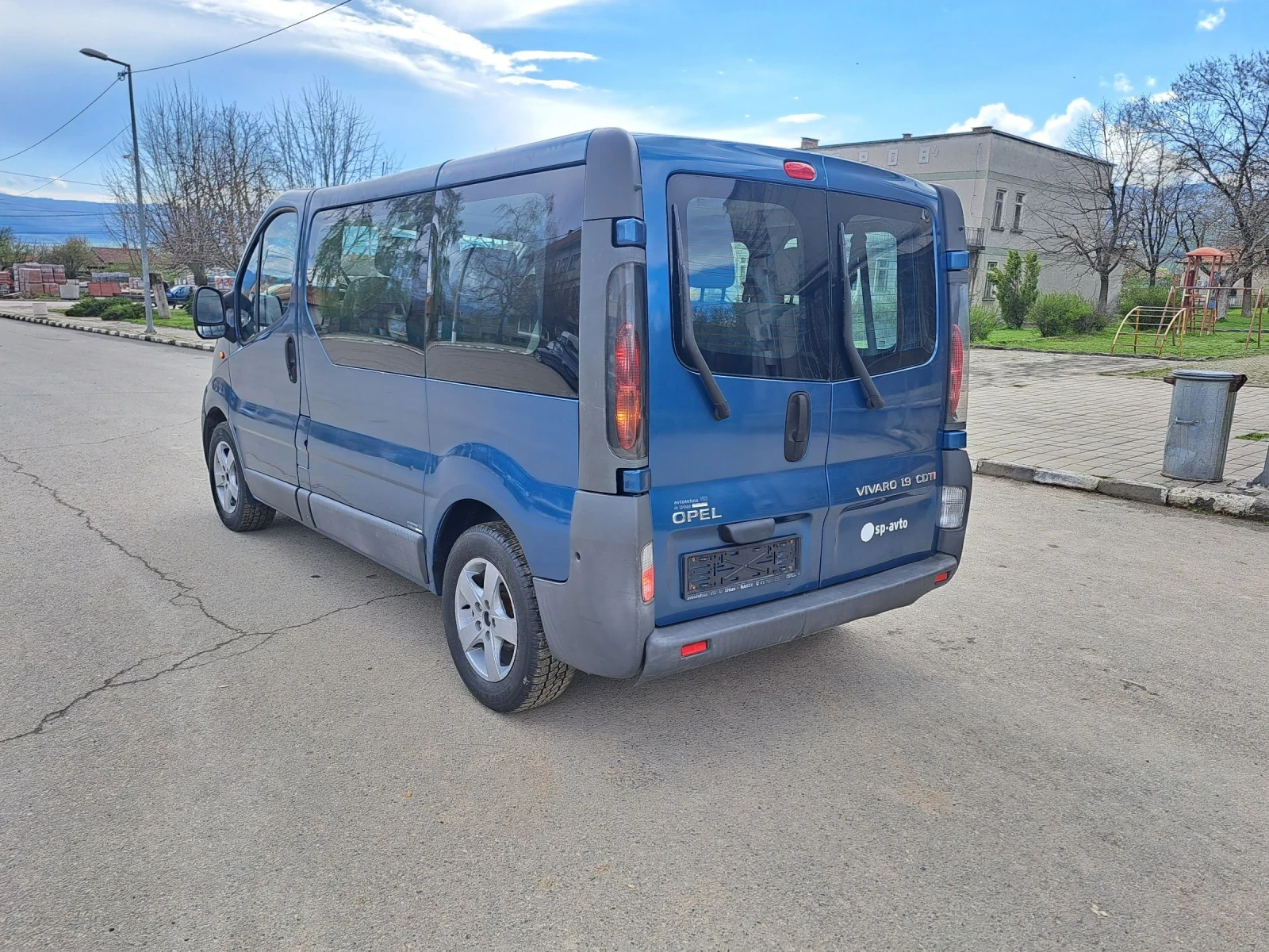 Opel Vivaro 1.9 9 МЕСТА  - изображение 7