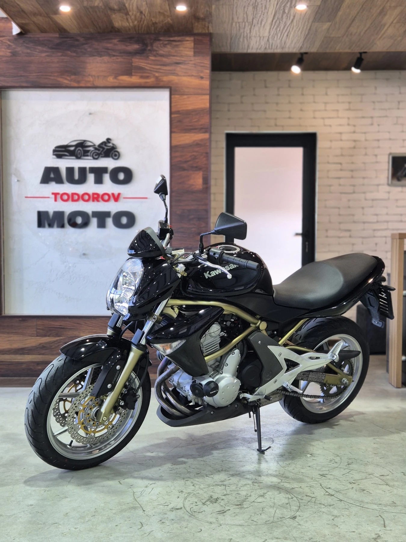 Kawasaki ER -6n ABS!!! A2!!! НОВ ВНОС ОТ ШВЕЙЦАРИЯ!!!, снимка 3 - Мотоциклети и мототехника - 55615528