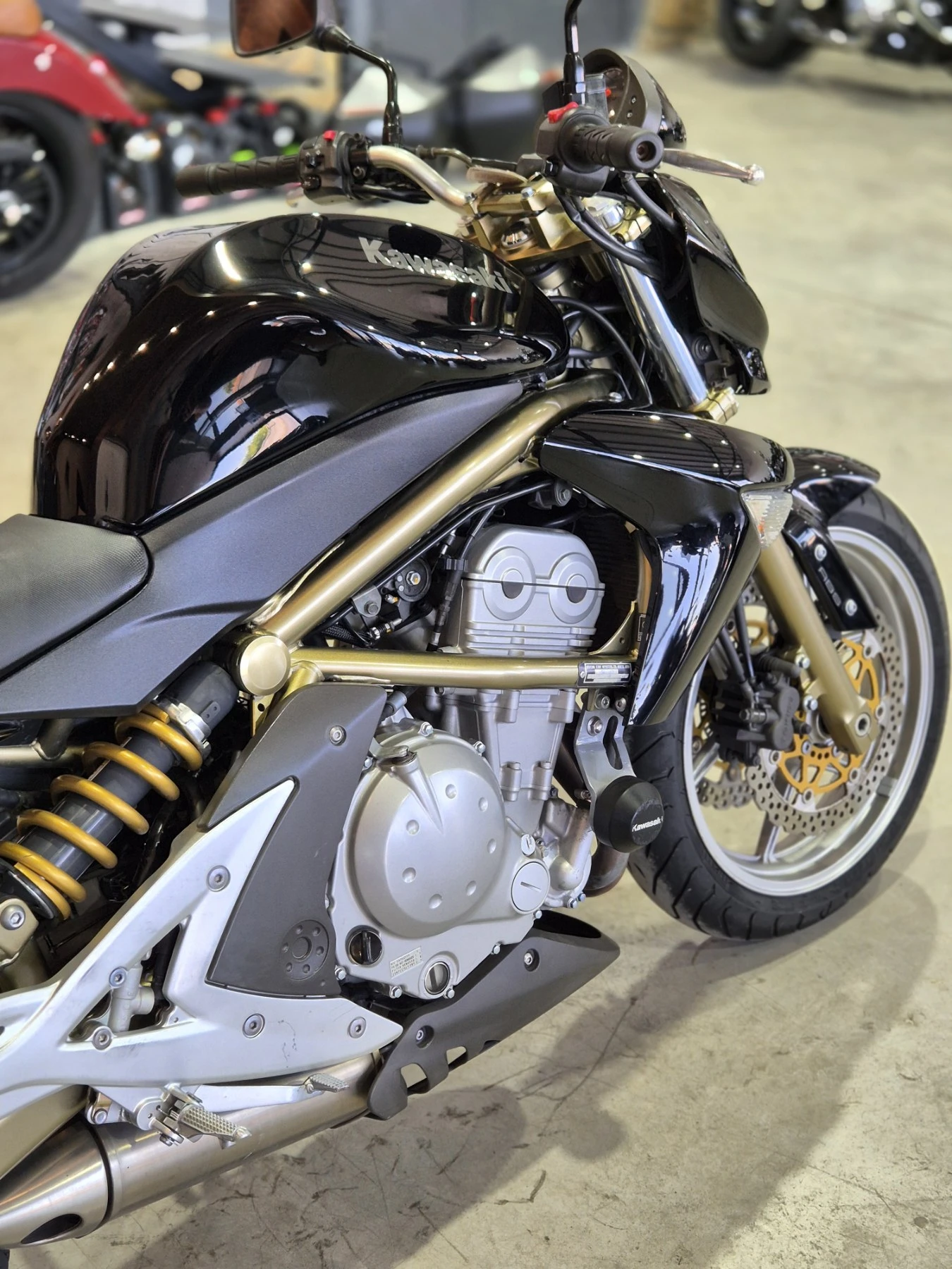 Kawasaki ER -6n ABS!!! A2!!! НОВ ВНОС ОТ ШВЕЙЦАРИЯ!!!, снимка 12 - Мотоциклети и мототехника - 55615528