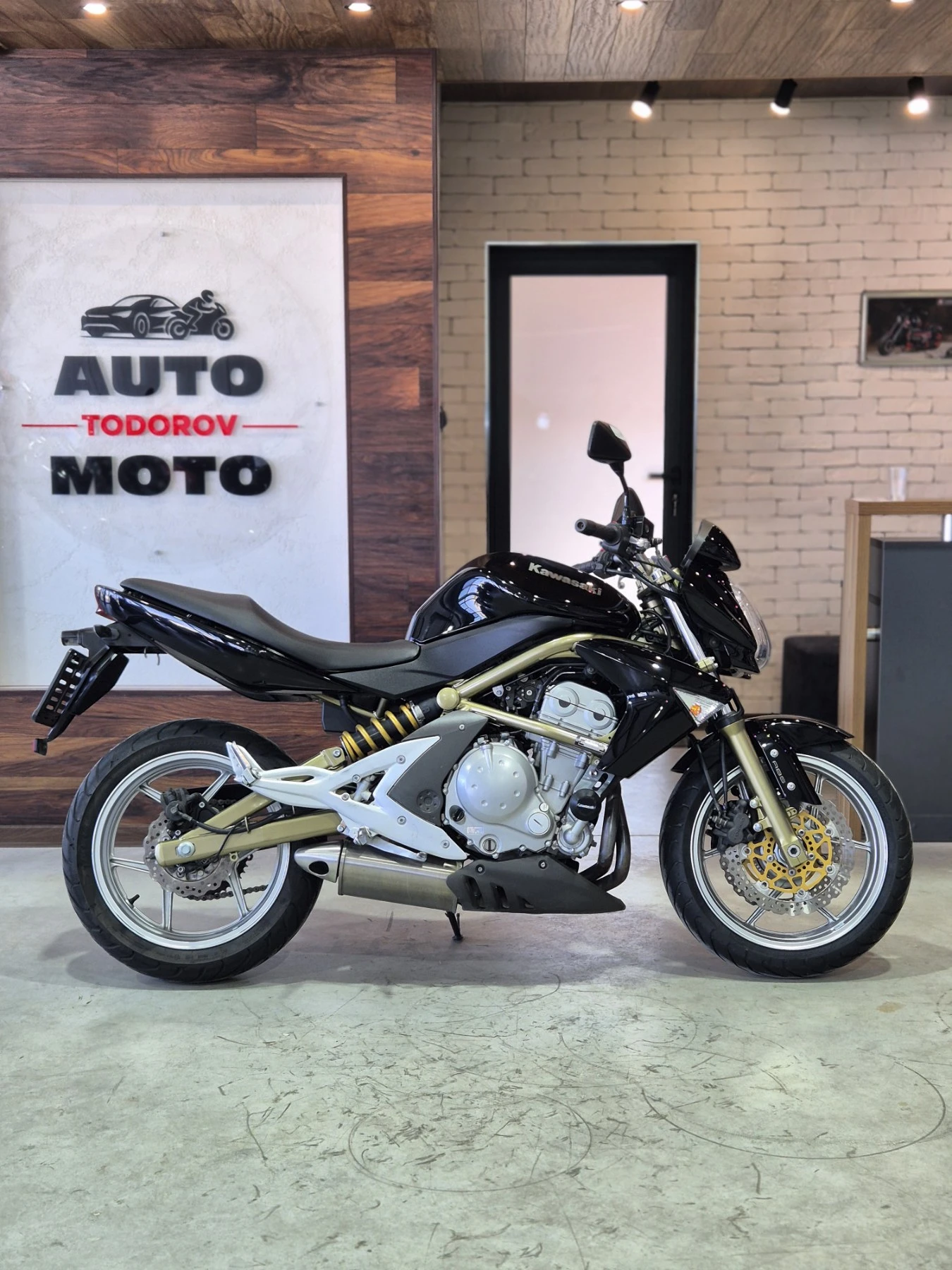 Kawasaki ER -6n ABS!!! A2!!! НОВ ВНОС ОТ ШВЕЙЦАРИЯ!!!, снимка 8 - Мотоциклети и мототехника - 55615528