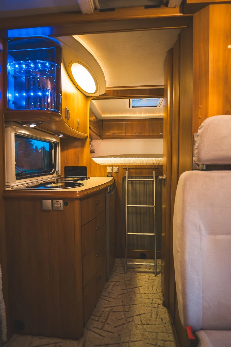 Кемпер Hobby HOBBY T500 GFSC, снимка 8 - Каравани и кемпери - 53348508