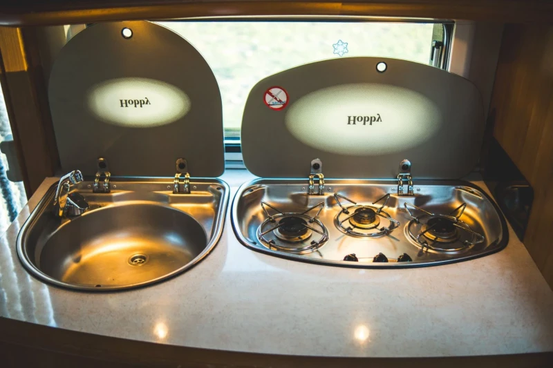 Кемпер Hobby HOBBY T500 GFSC, снимка 11 - Каравани и кемпери - 53348508