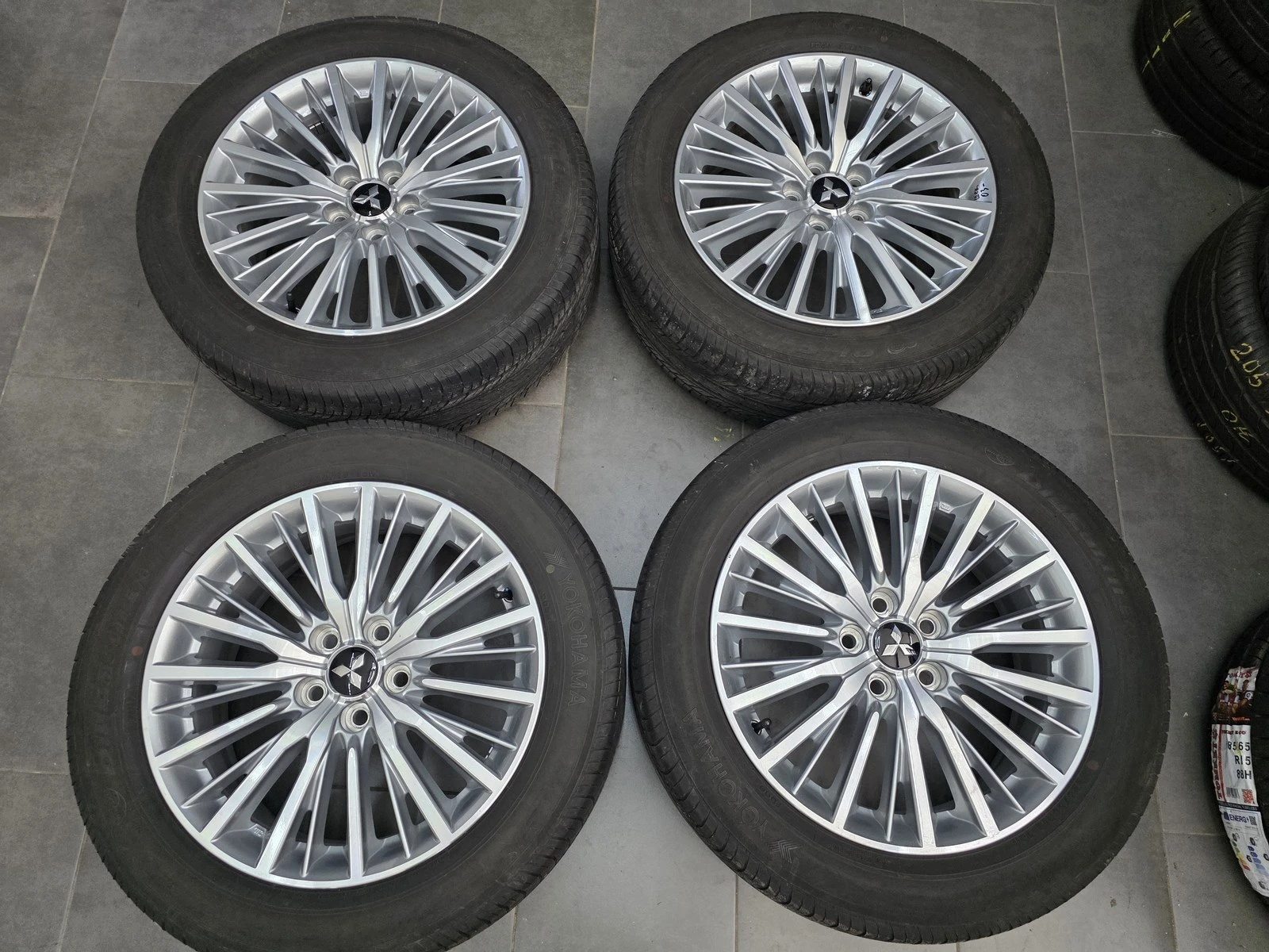 Джанти за Mitsubishi, снимка 5 - Гуми и джанти - 56716439