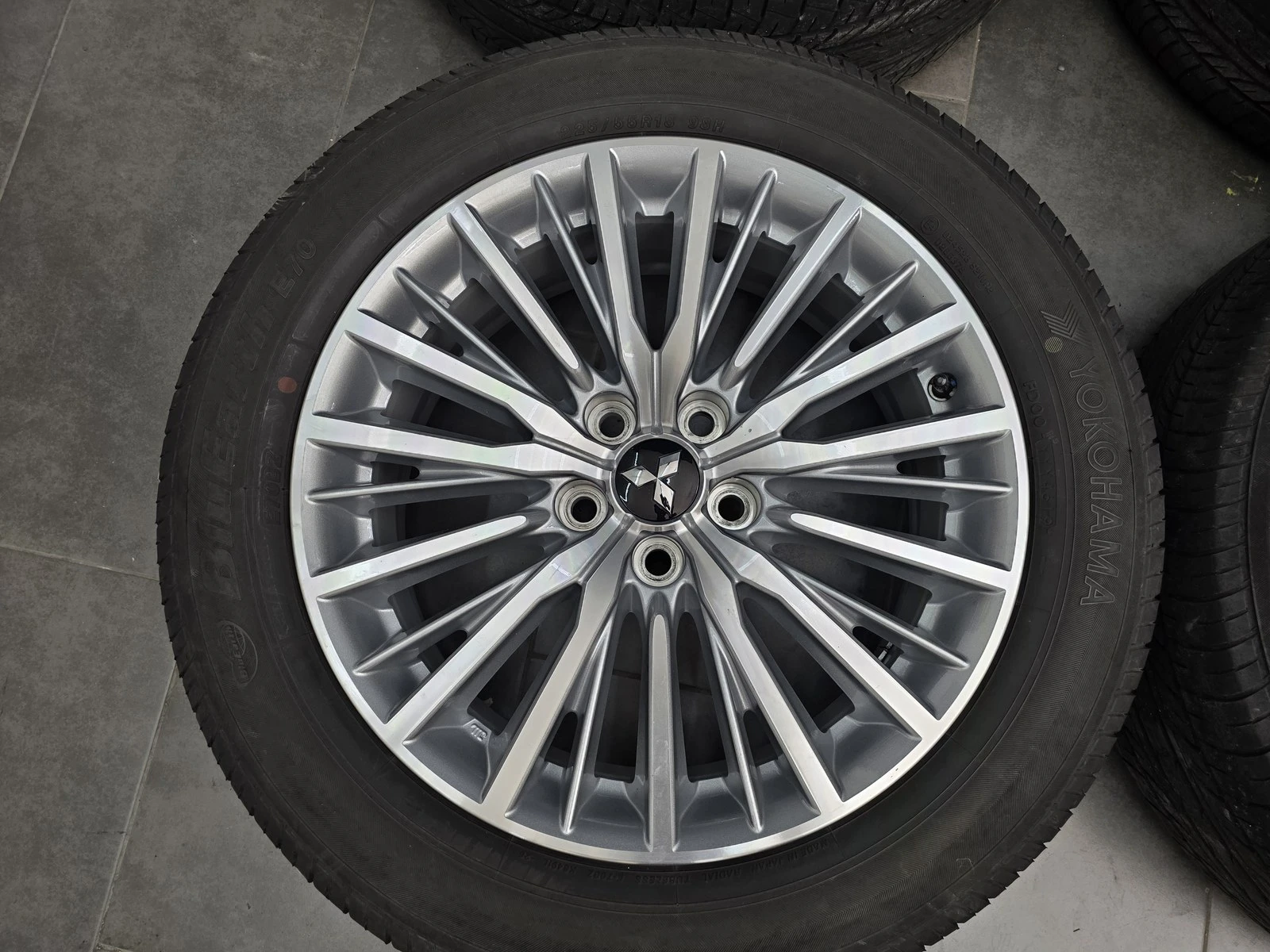 Джанти за Mitsubishi, снимка 2 - Гуми и джанти - 56716439