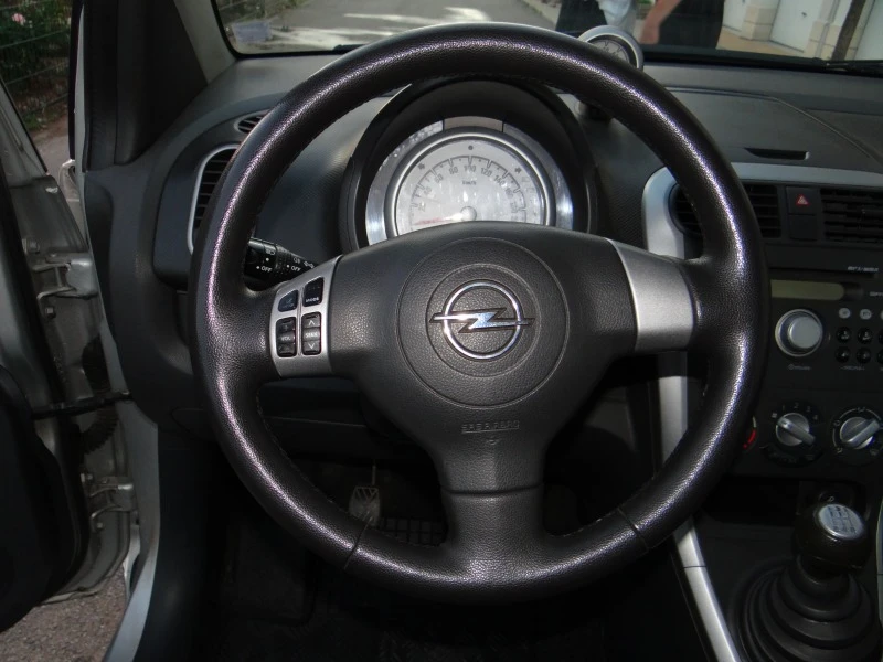 Opel Agila, снимка 11 - Автомобили и джипове - 47783152