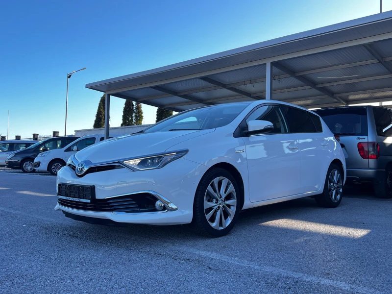 Toyota Auris 1.8Hybrid Lounge Подгрев LED Самопаркиране Keyless, снимка 1 - Автомобили и джипове - 49413173