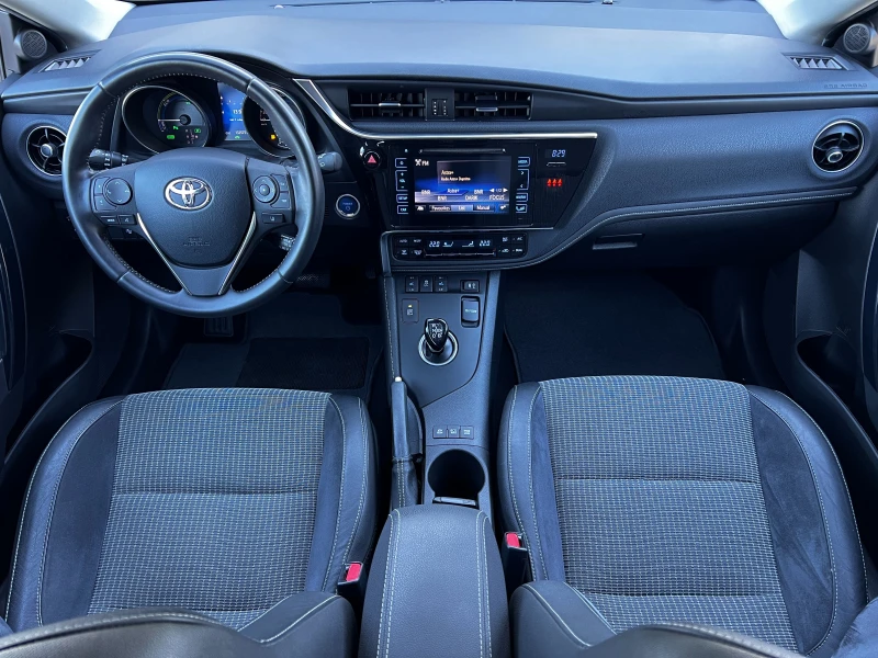 Toyota Auris 1.8Hybrid Lounge Подгрев LED Самопаркиране Keyless, снимка 7 - Автомобили и джипове - 49413173