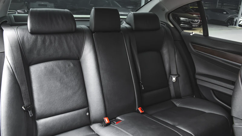 BMW 730 d Steptronic, снимка 11 - Автомобили и джипове - 51909973