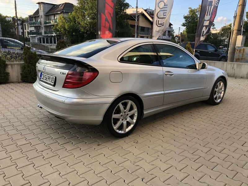 Mercedes-Benz C 220 SportCoupe, снимка 4 - Автомобили и джипове - 52566226