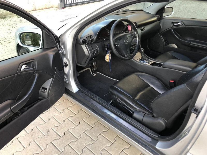 Mercedes-Benz C 220 SportCoupe, снимка 8 - Автомобили и джипове - 52566226