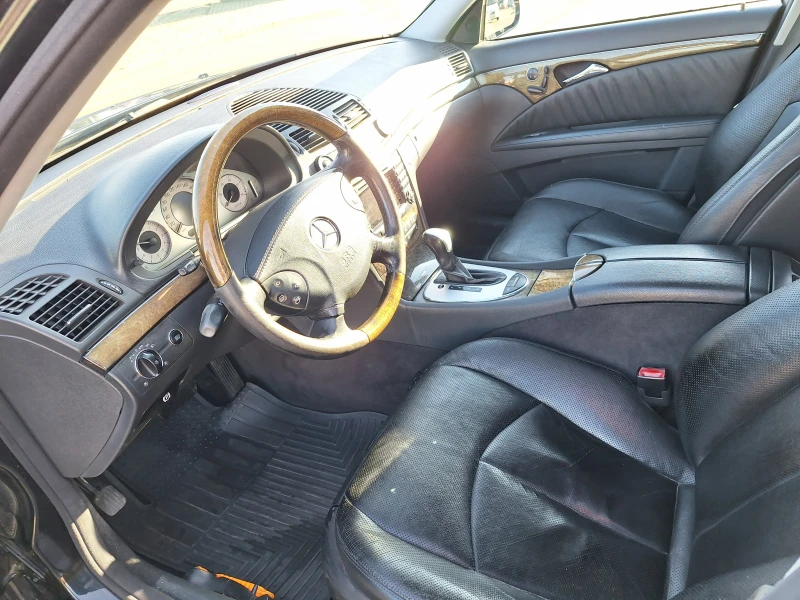 Mercedes-Benz E 320 Avangarde, снимка 8 - Автомобили и джипове - 52426815