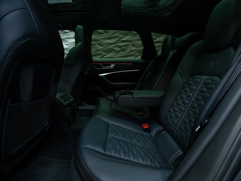 Audi Rs6 Avant Quattro S-line* Matrix* B&O* 360* Обдухв* Pa, снимка 11 - Автомобили и джипове - 53120784