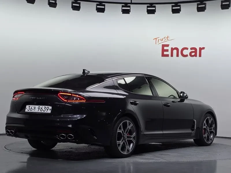 Kia Stinger 2.0 Turbo 2Wd Platinu, снимка 2 - Автомобили и джипове - 55787416