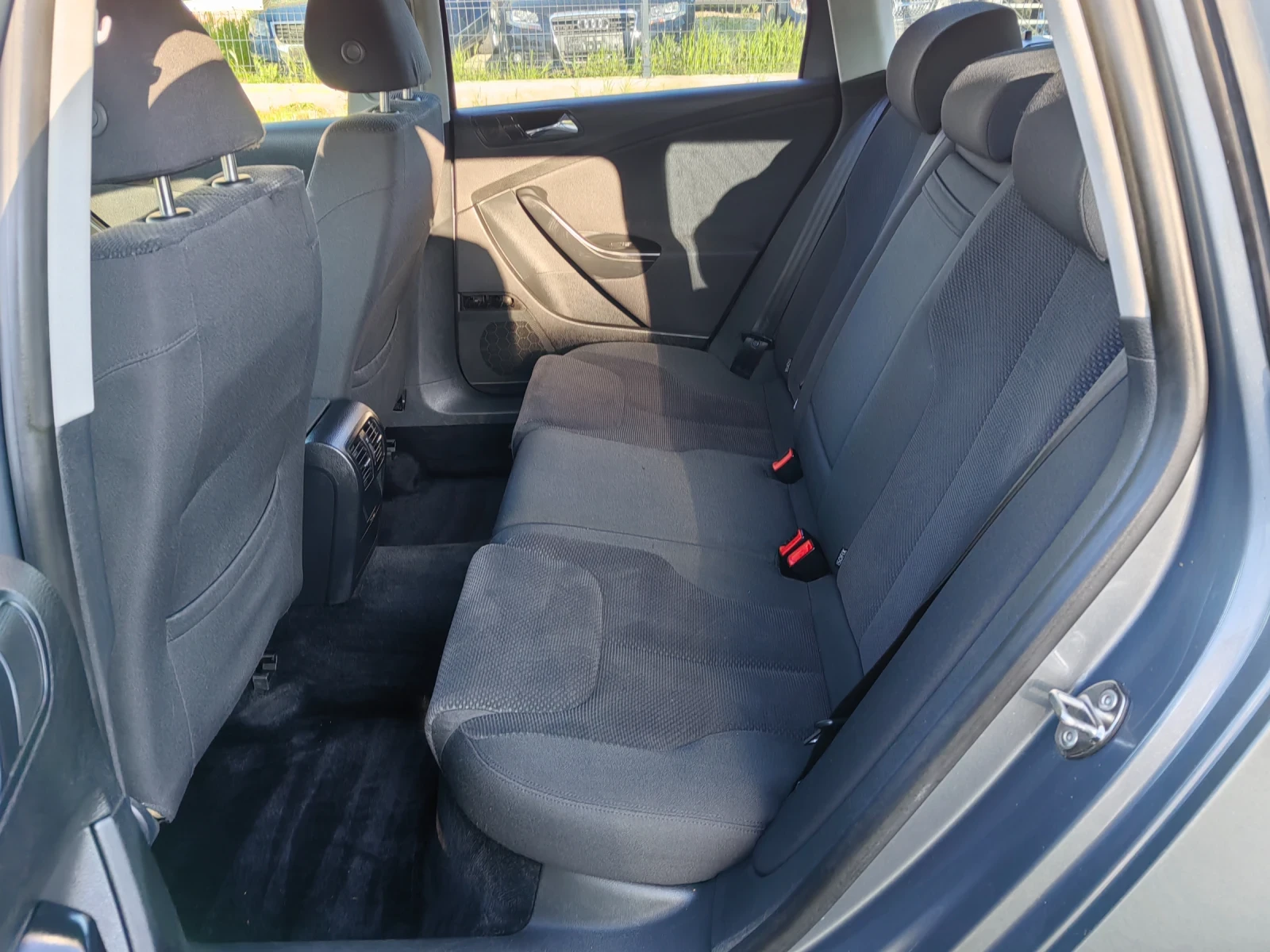 VW Passat 1.9tdi  105ps. Navi - изображение 9