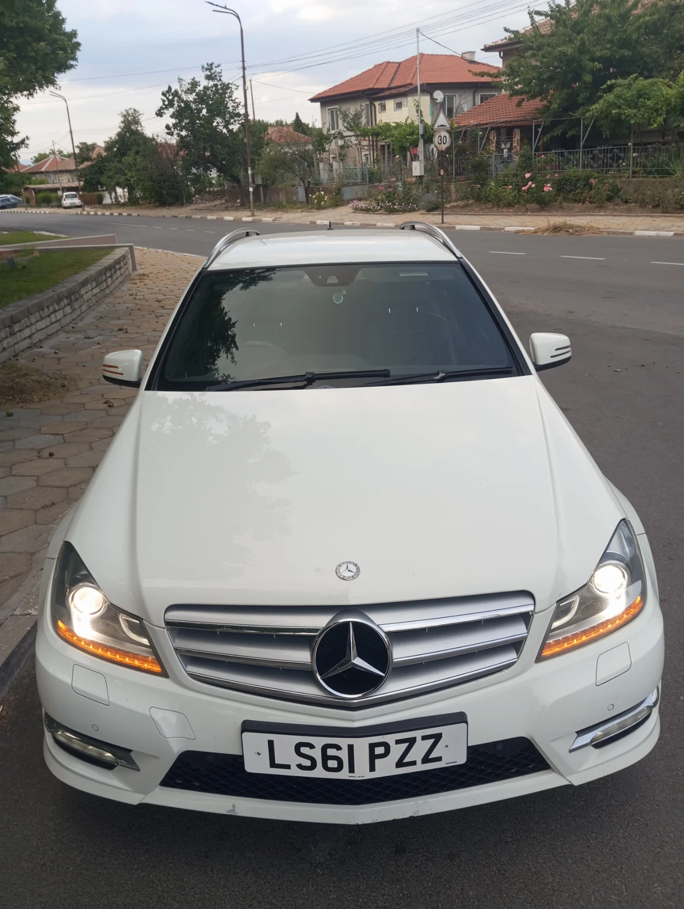 Mercedes-Benz C 220  - изображение 2