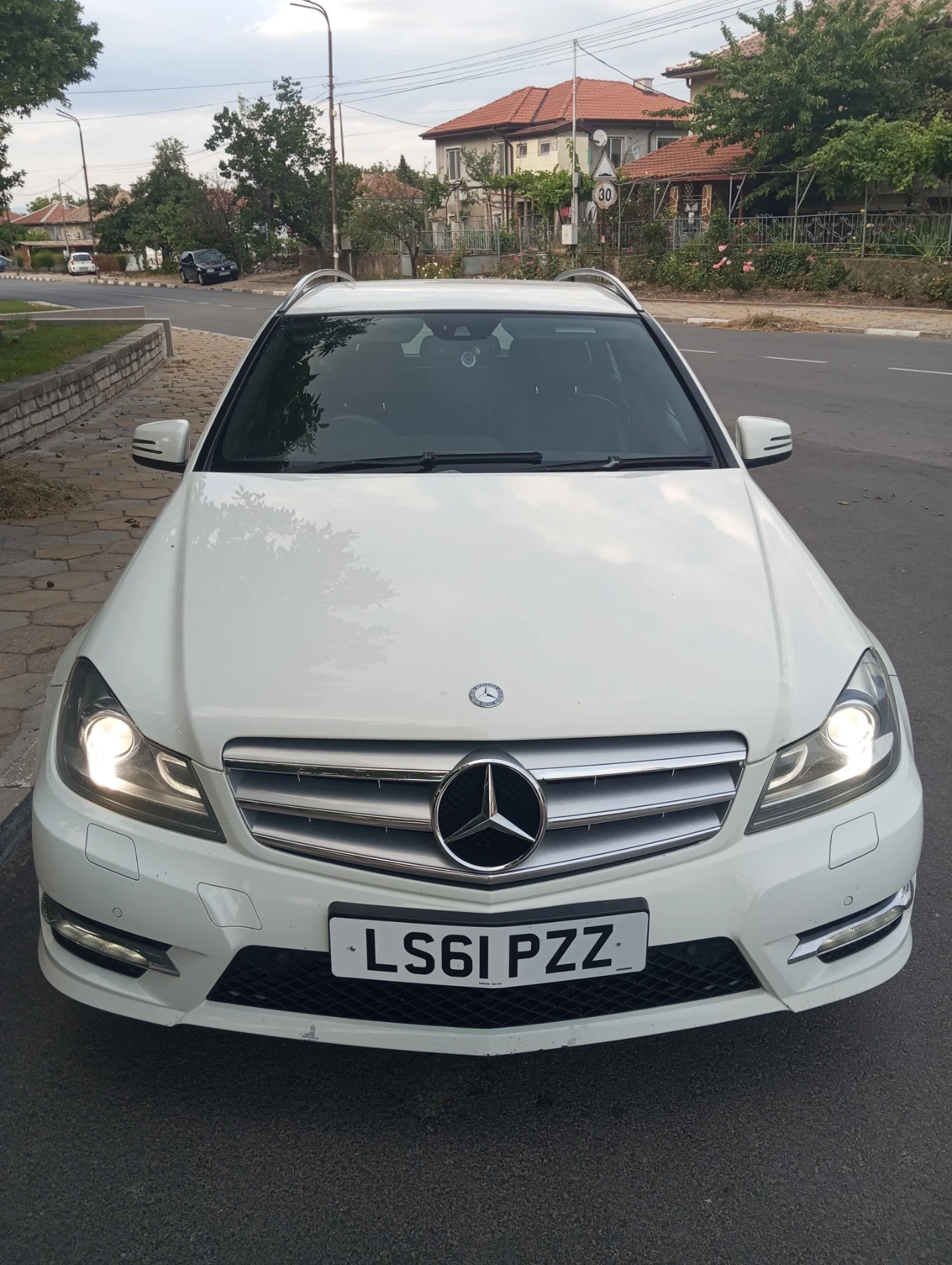 Mercedes-Benz C 220  - изображение 4